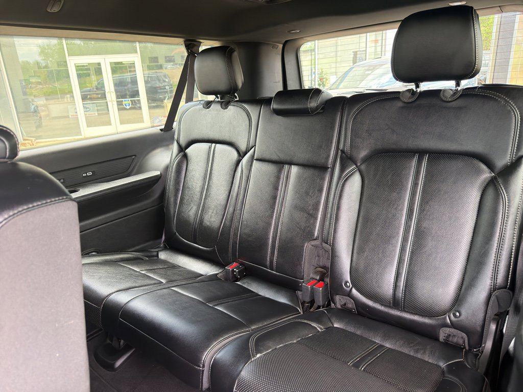 Used 2024 Jeep Wagoneer L Series II image 37