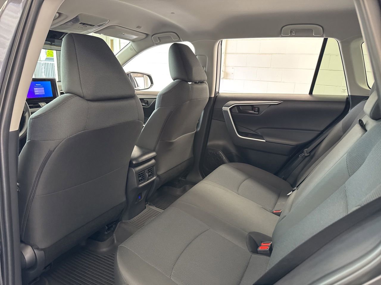 Certified 2025 Toyota RAV4 LE AWD/4WD image 39