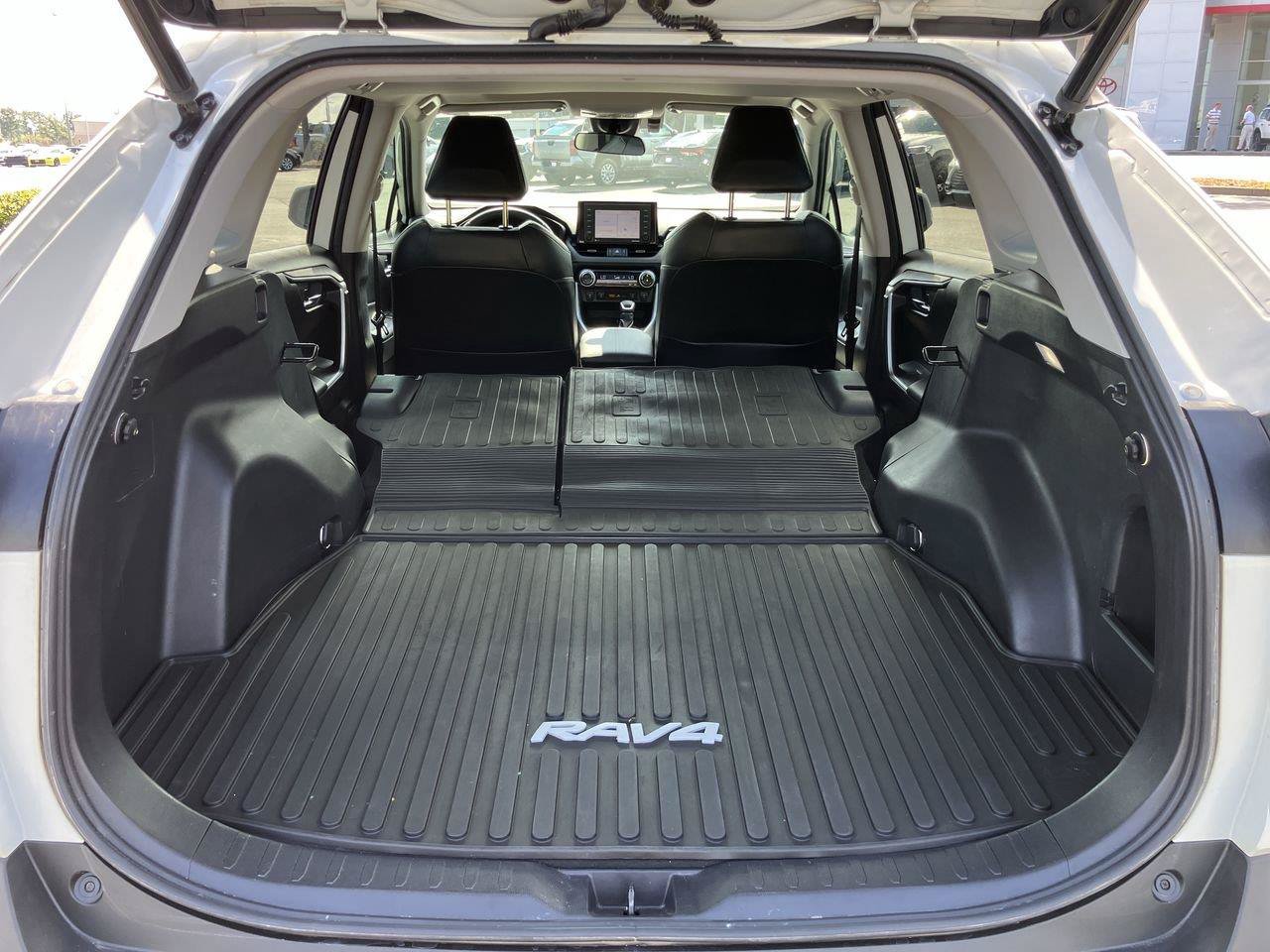 Used 2022 Toyota RAV4 XLE Premium AWD/4WD image 26