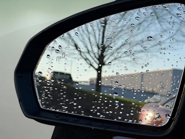 Used 2025 Volkswagen Taos SE image 19