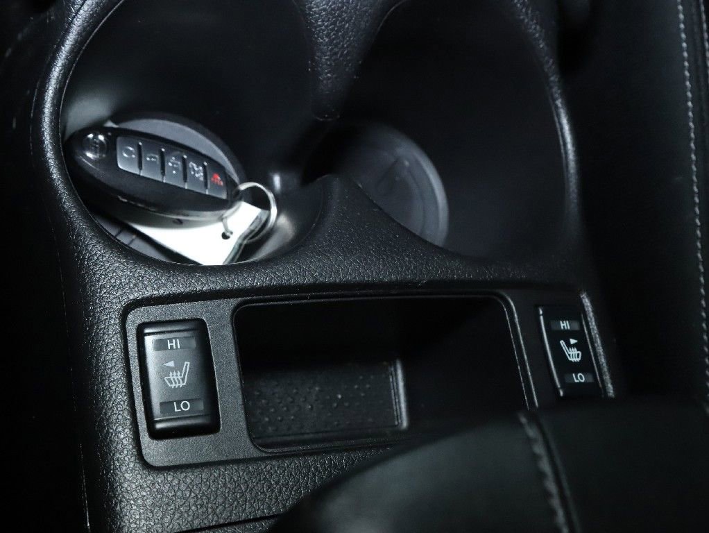 Used 2019 Nissan Rogue SV w/ Premium Package image 29