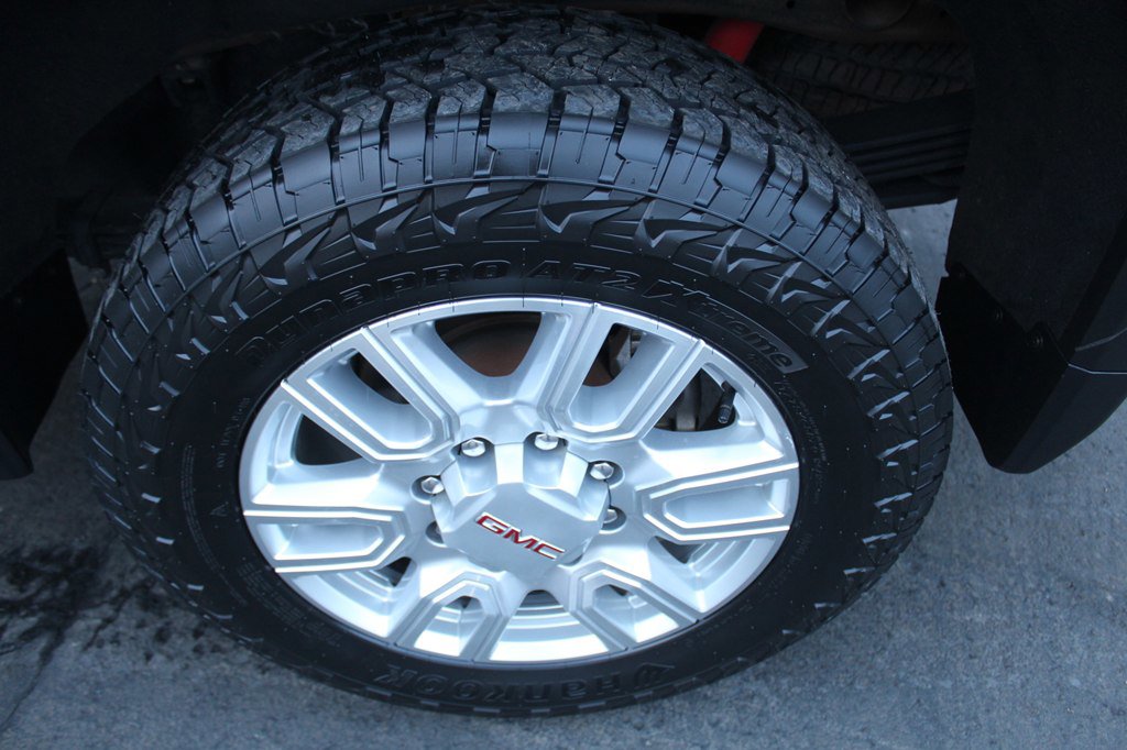 Used 2024 GMC Sierra 2500 SLT w/ SLT Convenience Package image 28