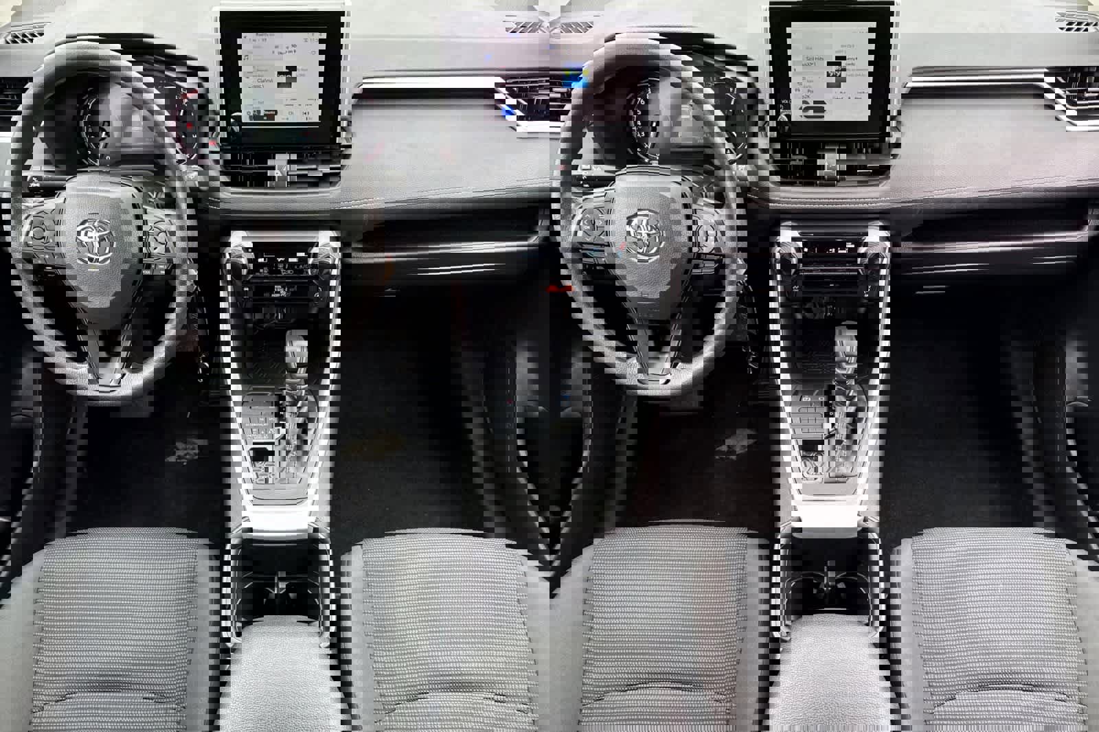 Used 2024 Toyota RAV4 LE image 3