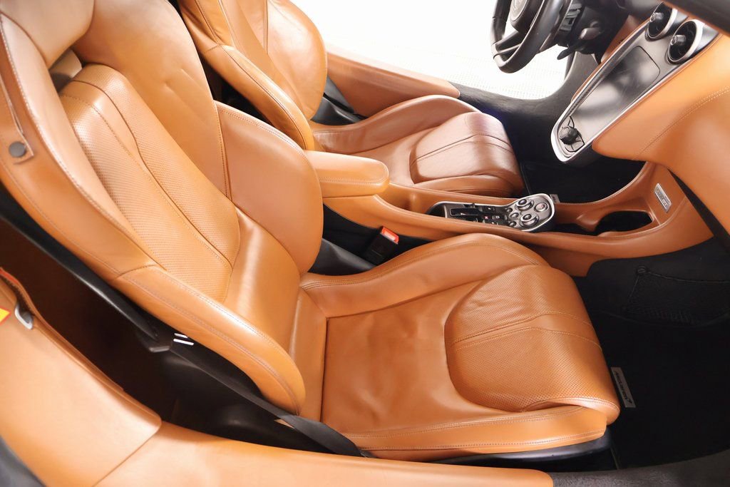 Used 2017 McLaren 570S image 16