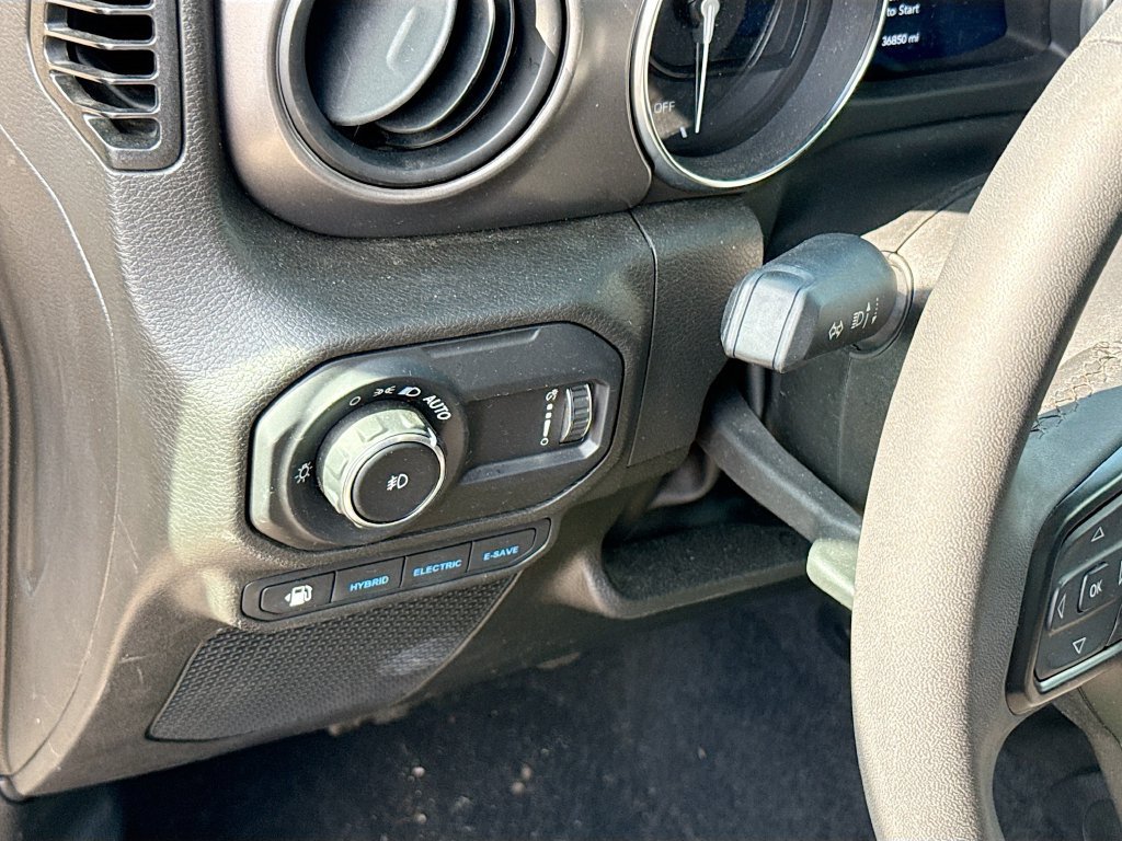 Certified 2023 Jeep Wrangler Unlimited w/ Convenience Group AWD/4WD image 11