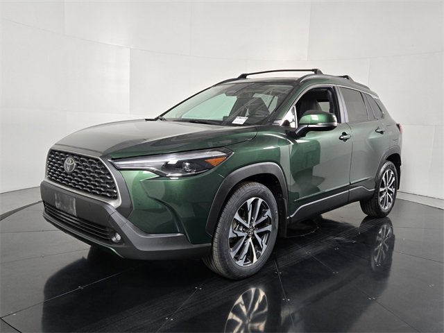 Used 2024 Toyota Corolla Cross XLE image 2