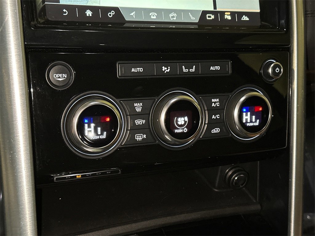 Used 2017 Land Rover Discovery HSE image 25