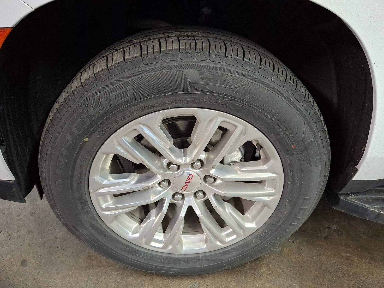 Used 2024 GMC Yukon SLT image 5