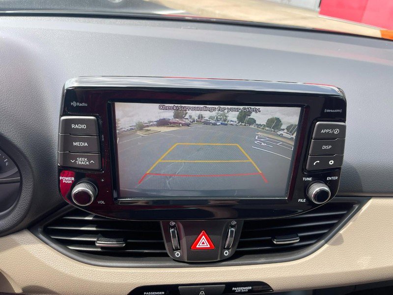 Used 2018 Hyundai Elantra GT image 25