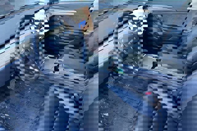 Used 2023 Tesla Model 3 Standard Range image 11