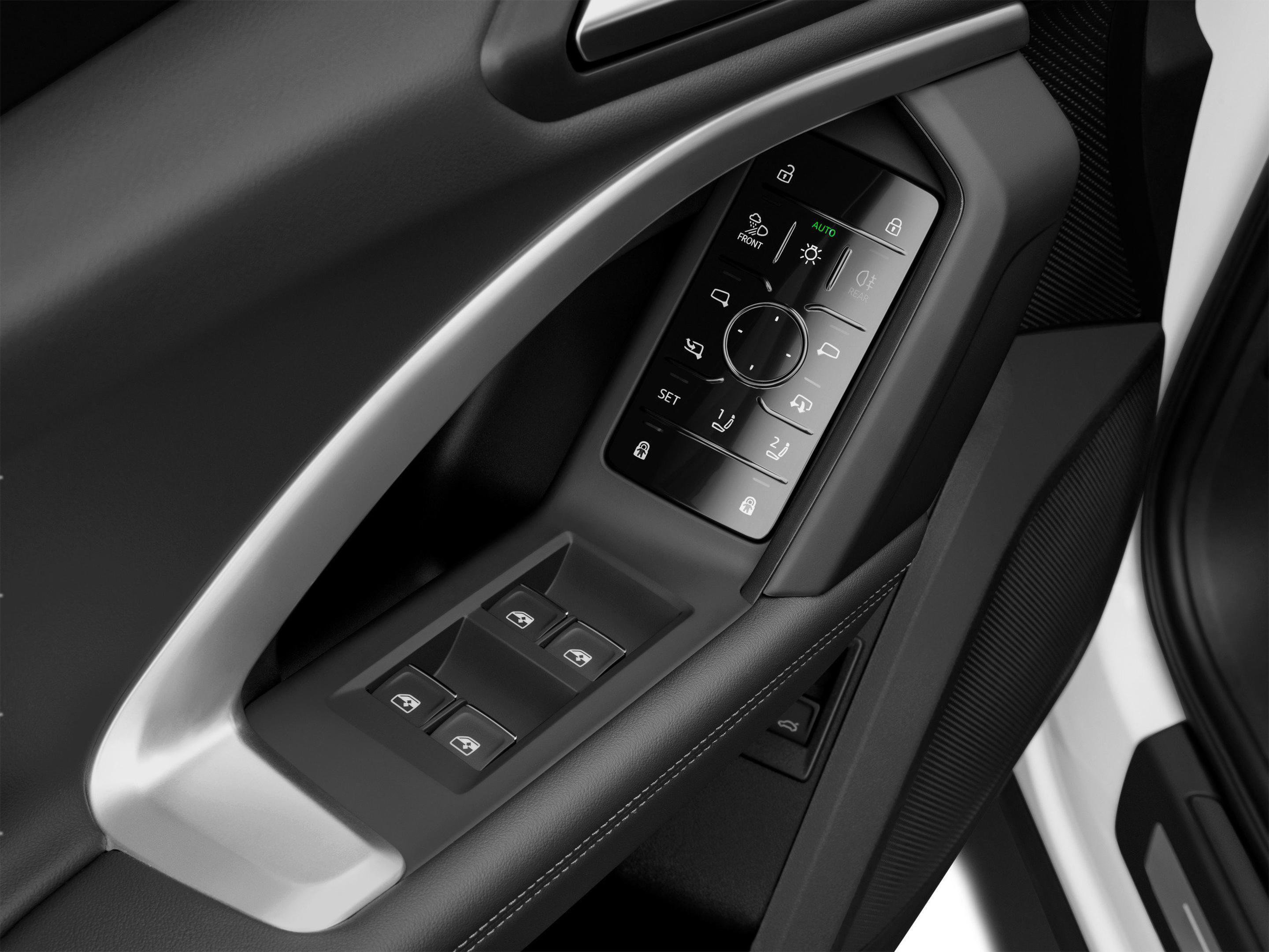 Certified 2025 Audi Q5 Premium w/ Convenience Package AWD/4WD image 12