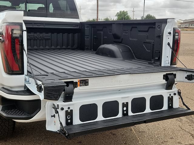 New 2026 GMC Sierra 3500 AT4 w/ Technology Package AWD/4WD image 8