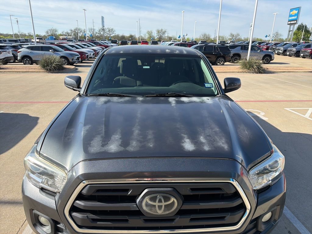 Used 2018 Toyota Tacoma SR5 RWD image 6