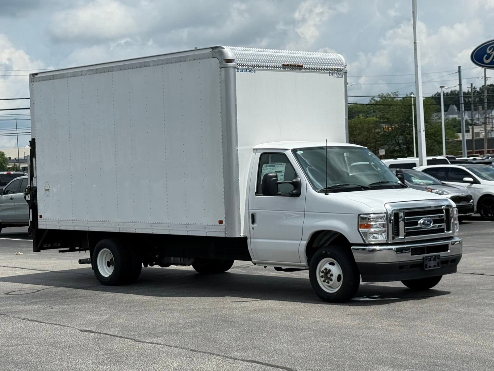New 2024 Ford E-450 and Econoline 450 Super Duty w/ Power Windows & Locks Group image 9