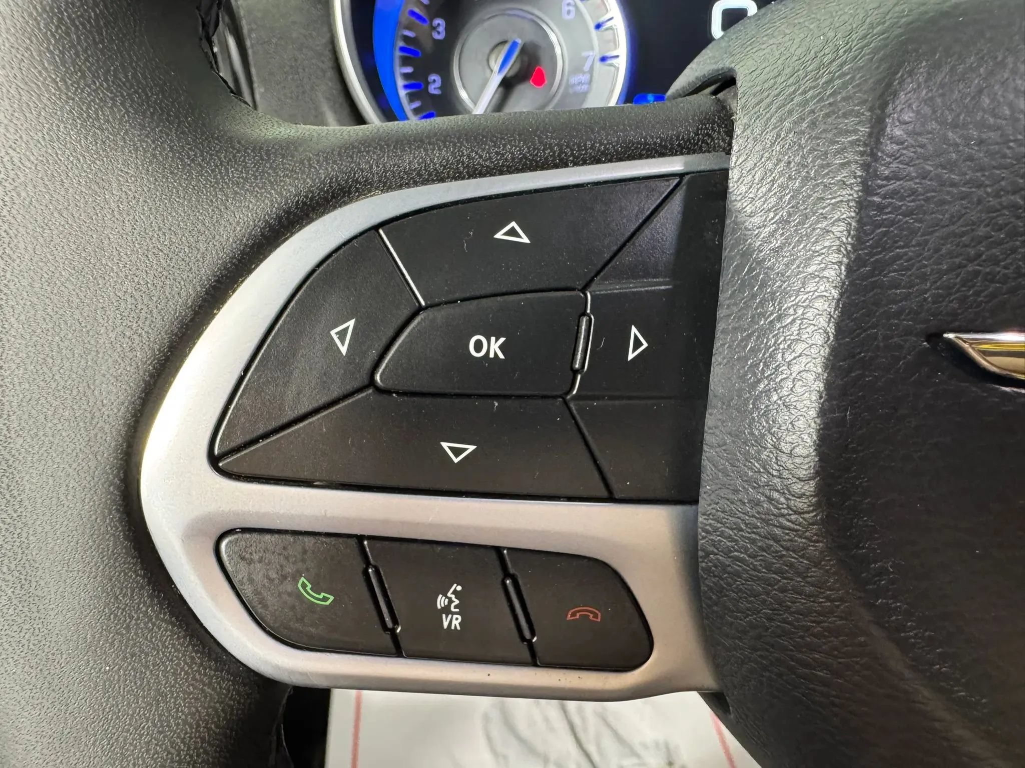 Used 2023 Chrysler 300 Touring w/ Sport Appearance Package RWD image 15