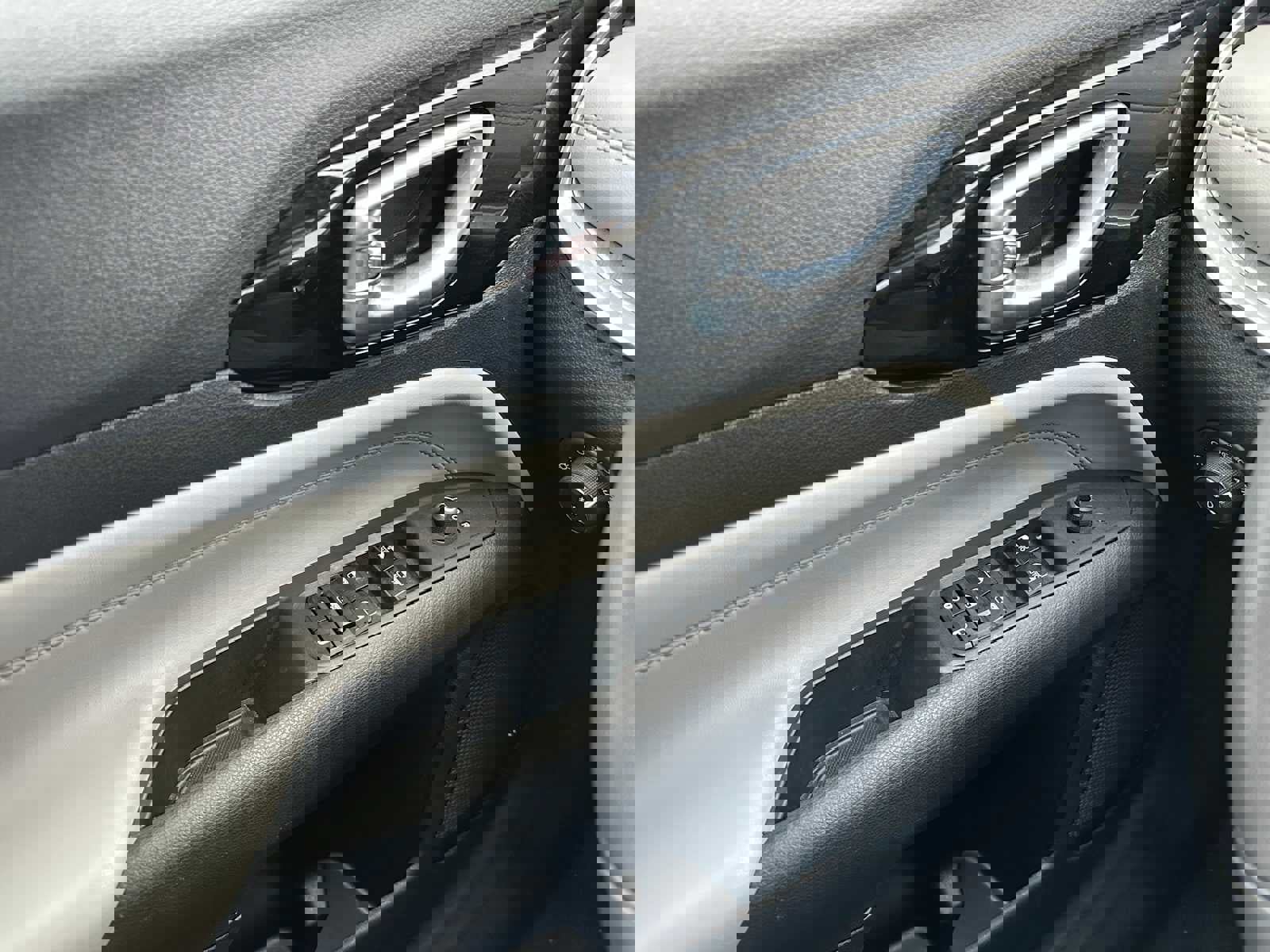 Used 2024 Jeep Compass Limited image 31