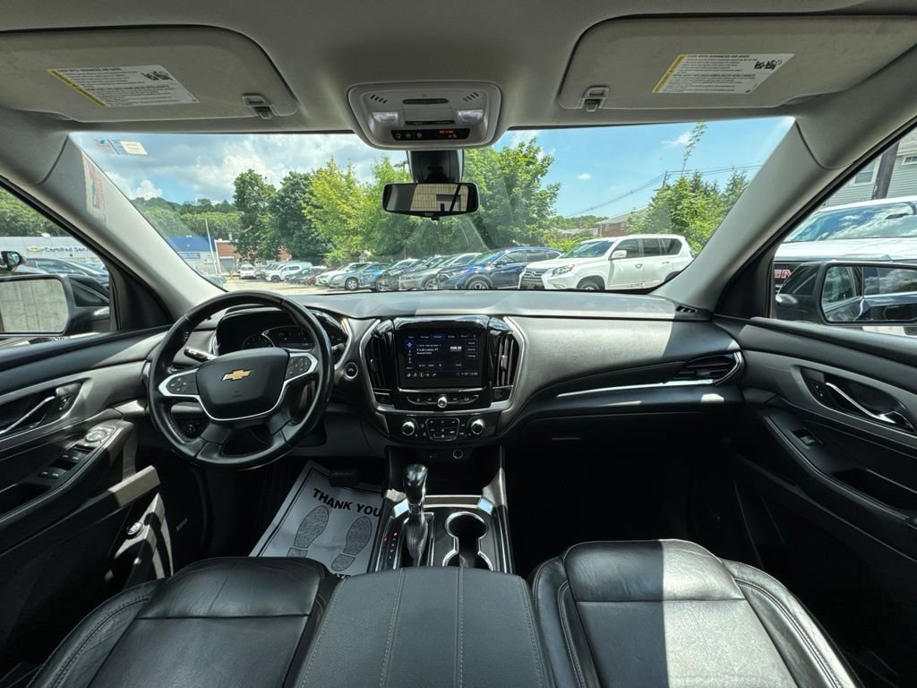 Used 2021 Chevrolet Traverse LT w/ LT Premium Package AWD/4WD image 24