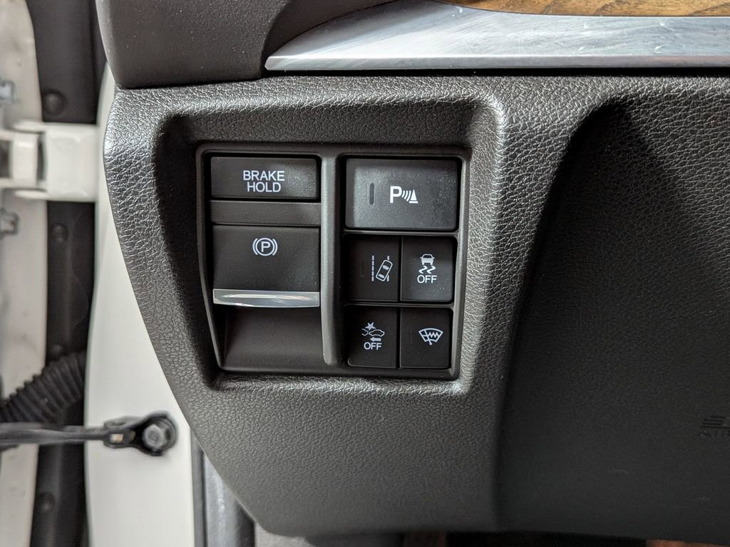 Used 2017 Acura MDX SH-AWD w/ Advance Package image 33