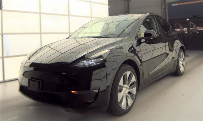 Used 2023 Tesla Model Y Long Range AWD/4WD image 2