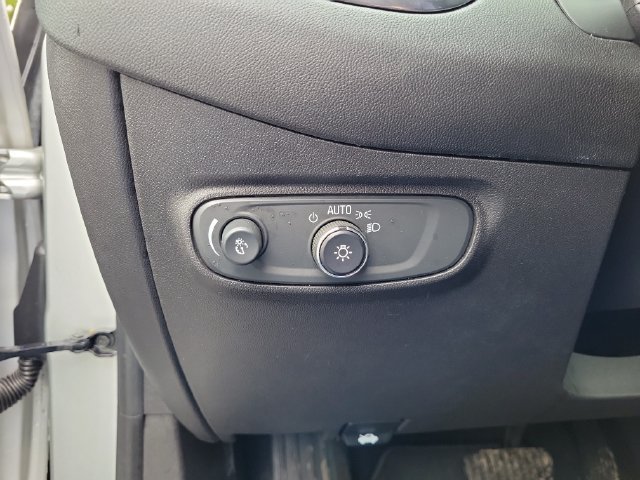 Used 2020 Chevrolet Equinox LS FWD image 22