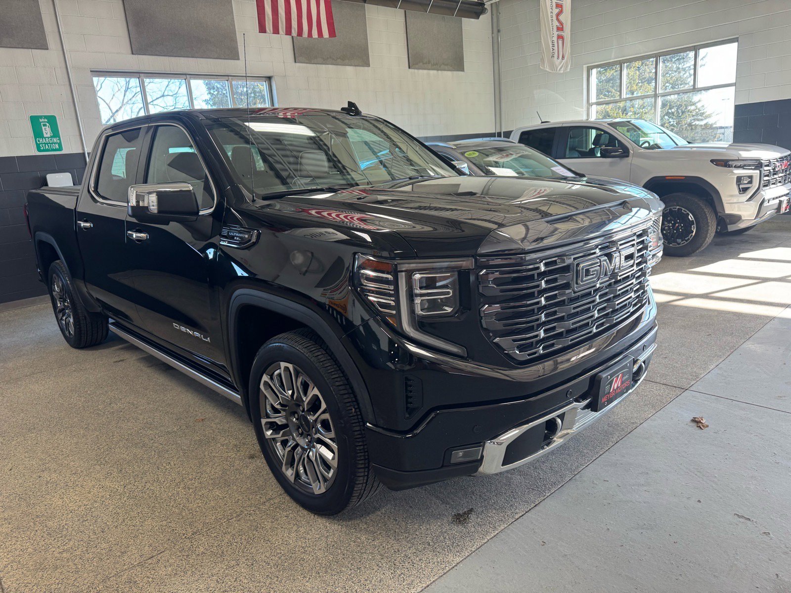 Used 2023 GMC Sierra 1500 Denali Ultimate image 3