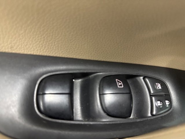 Used 2019 Nissan Rogue SL w/ Premium Package image 21