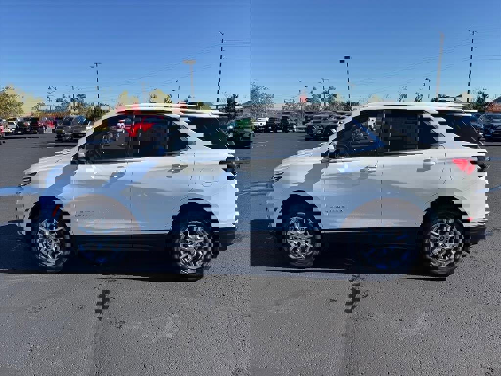 Certified 2023 Chevrolet Equinox LT image 2