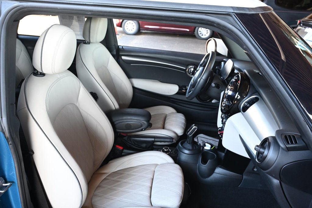 Used 2023 MINI Cooper S w/ Signature Upholstery Package image 23