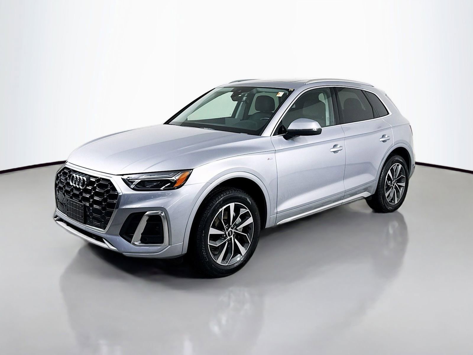 Certified 2023 Audi Q5 2.0T Premium w/ Convenience Package AWD/4WD image 1