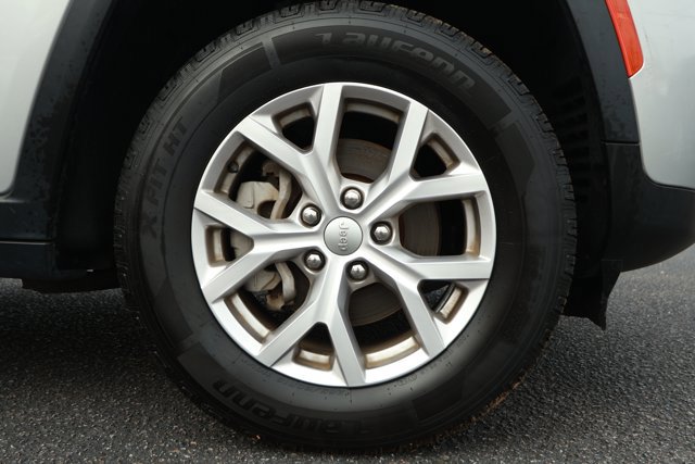 Used 2022 Jeep Grand Cherokee Limited RWD image 4