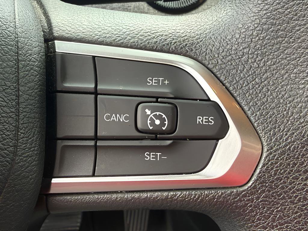 Used 2023 Jeep Compass Sport image 17