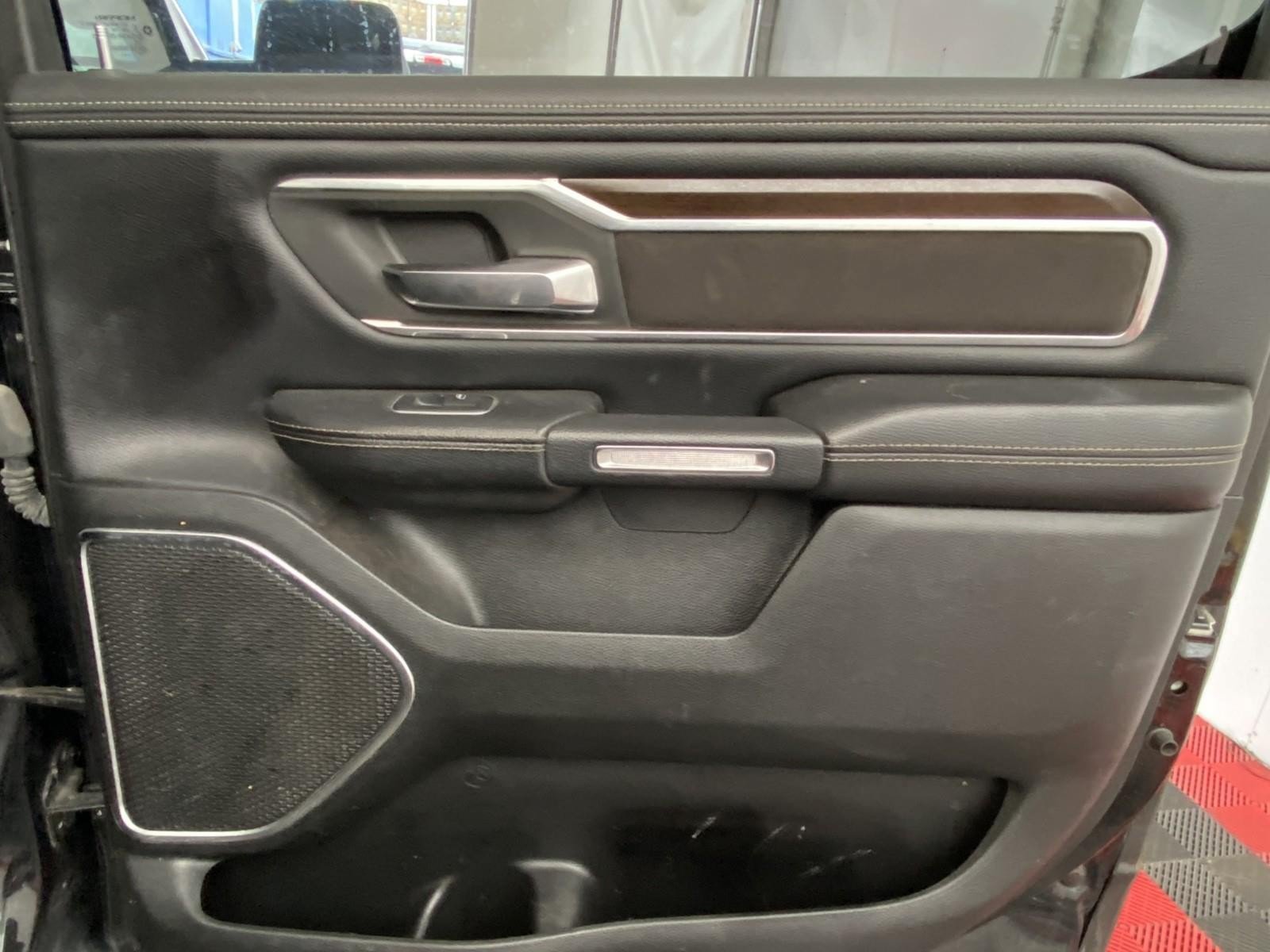 Used 2021 RAM 1500 Laramie AWD/4WD image 7