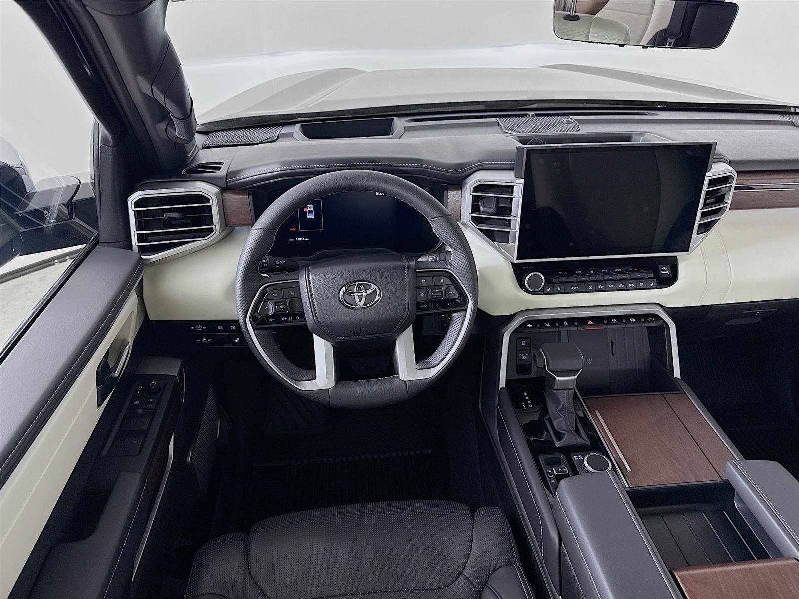 Used 2025 Toyota Tundra Capstone AWD/4WD image 2