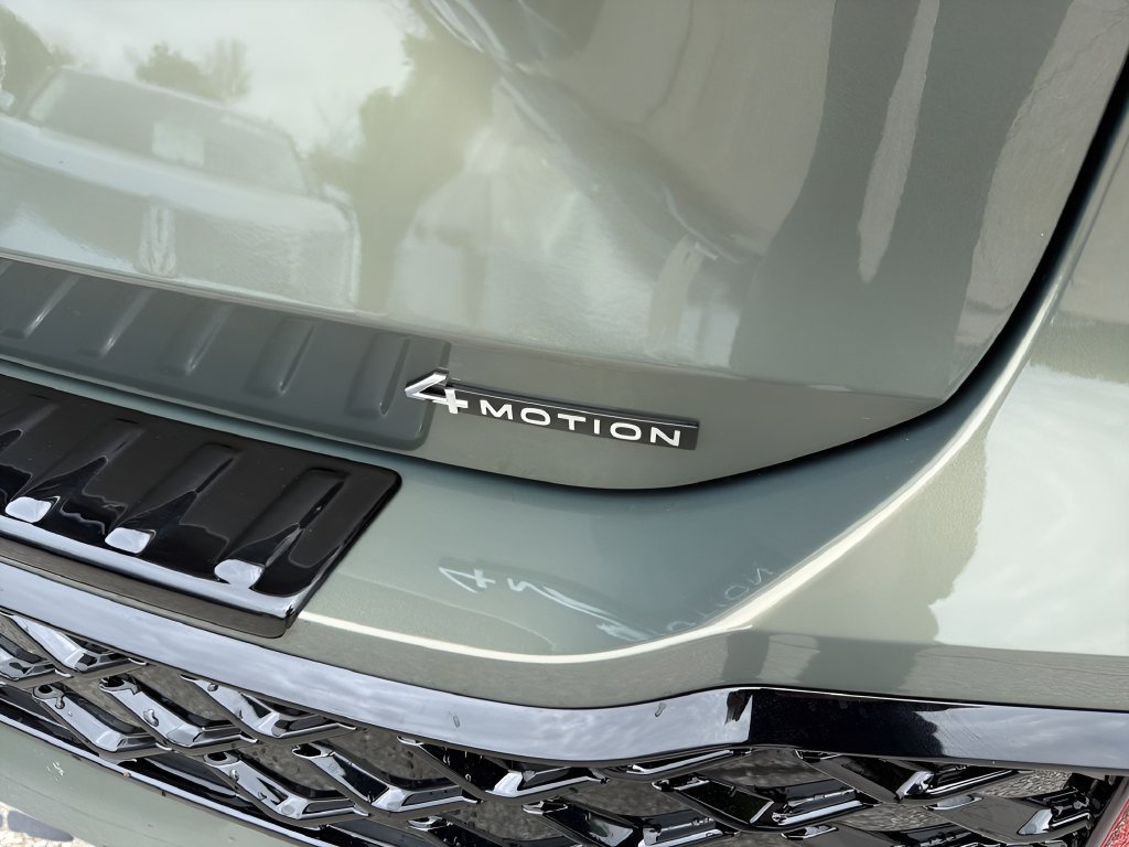 New 2026 Volkswagen Tiguan SE R-Line AWD/4WD image 30
