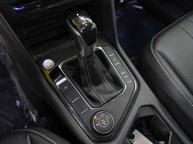 Used 2023 Volkswagen Tiguan SE R-Line image 25