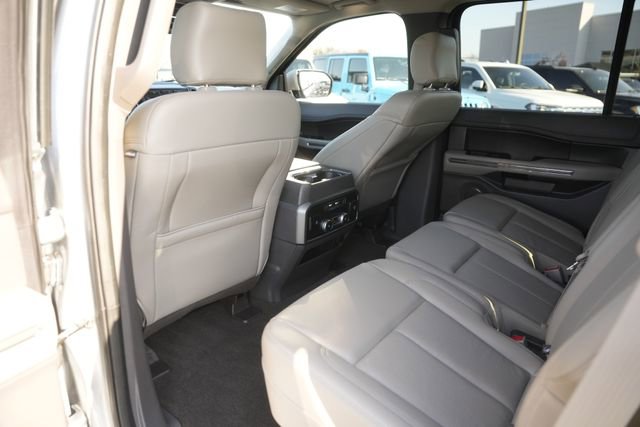 Used 2020 Ford Expedition XLT w/ Equipment Group 202A image 12