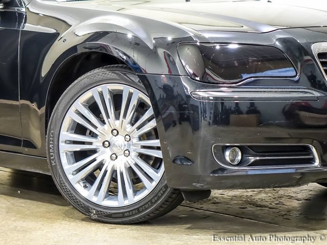 Used 2013 Chrysler 300 S RWD image 5