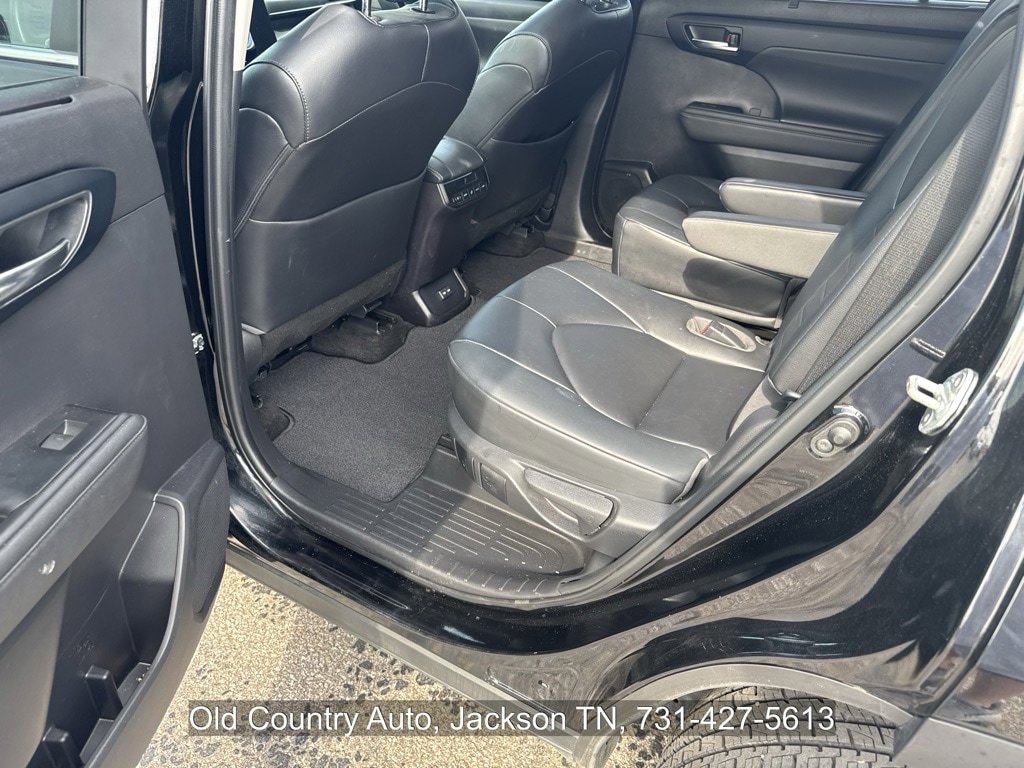 Used 2023 Toyota Highlander XLE FWD image 20