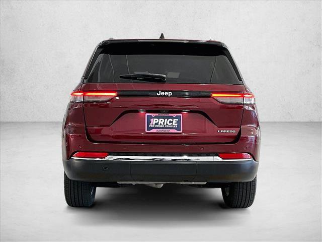 Used 2023 Jeep Grand Cherokee Laredo RWD image 4
