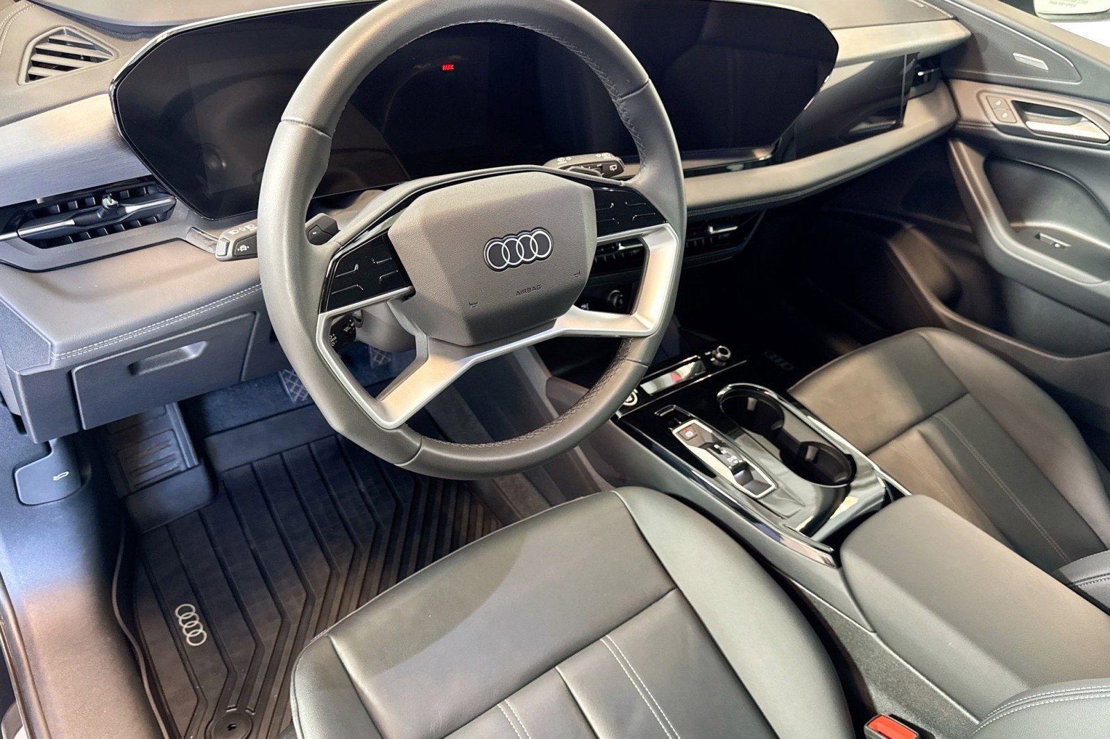 Used 2025 Audi Q6 e-tron Prestige AWD/4WD image 9
