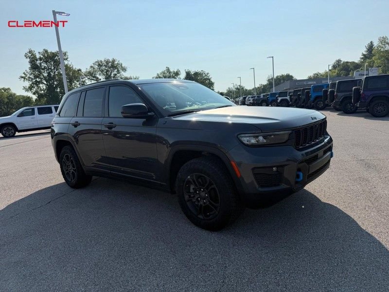 Used 2024 Jeep Grand Cherokee Trailhawk AWD/4WD image 9