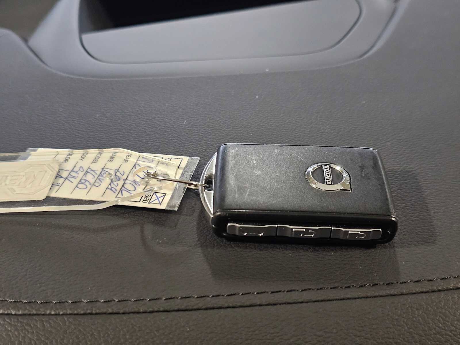 Used 2024 Volvo XC60 B5 Ultimate w/ Protection Package Premier image 42