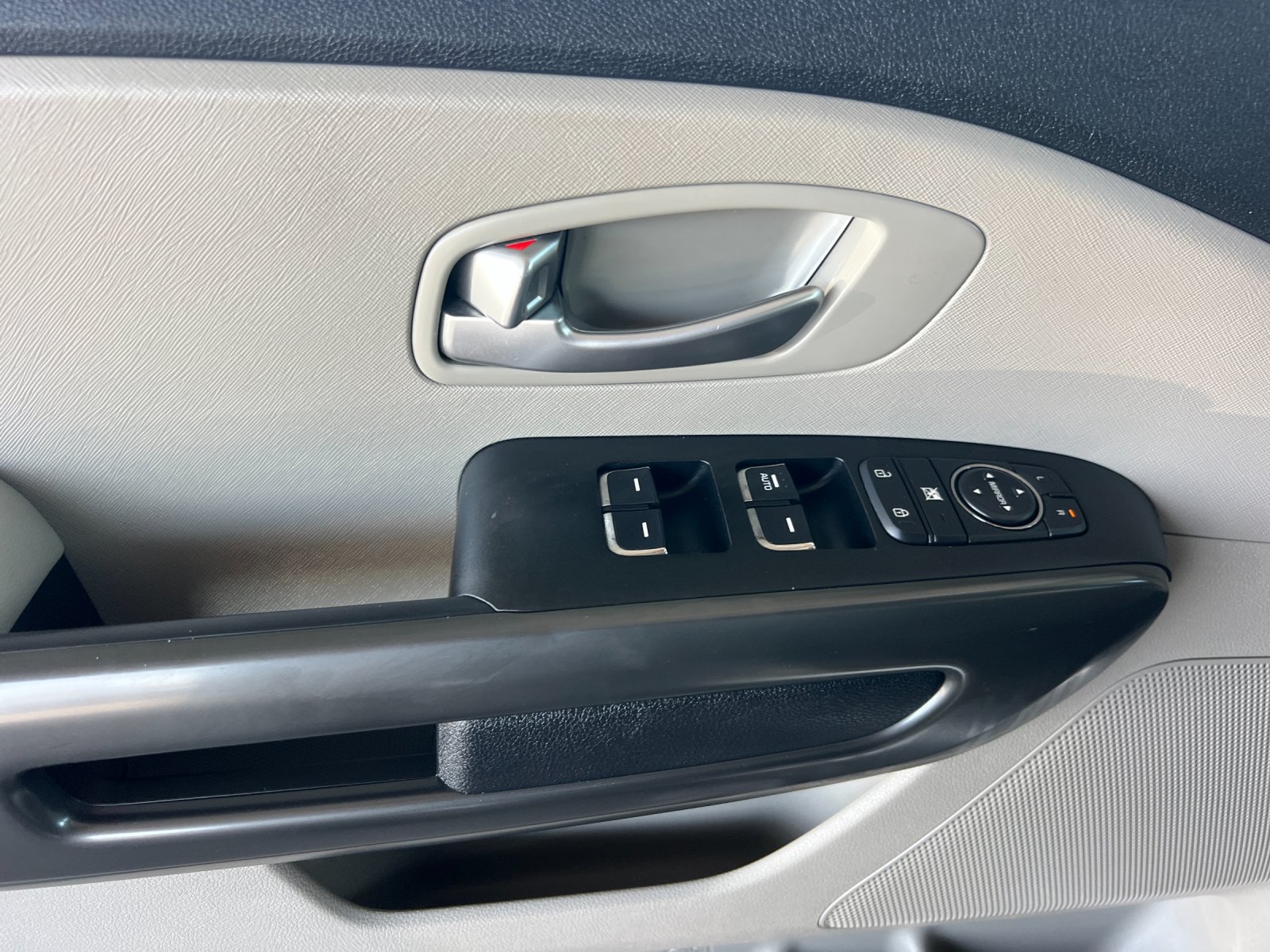 Used 2019 Kia Sedona EX FWD image 10