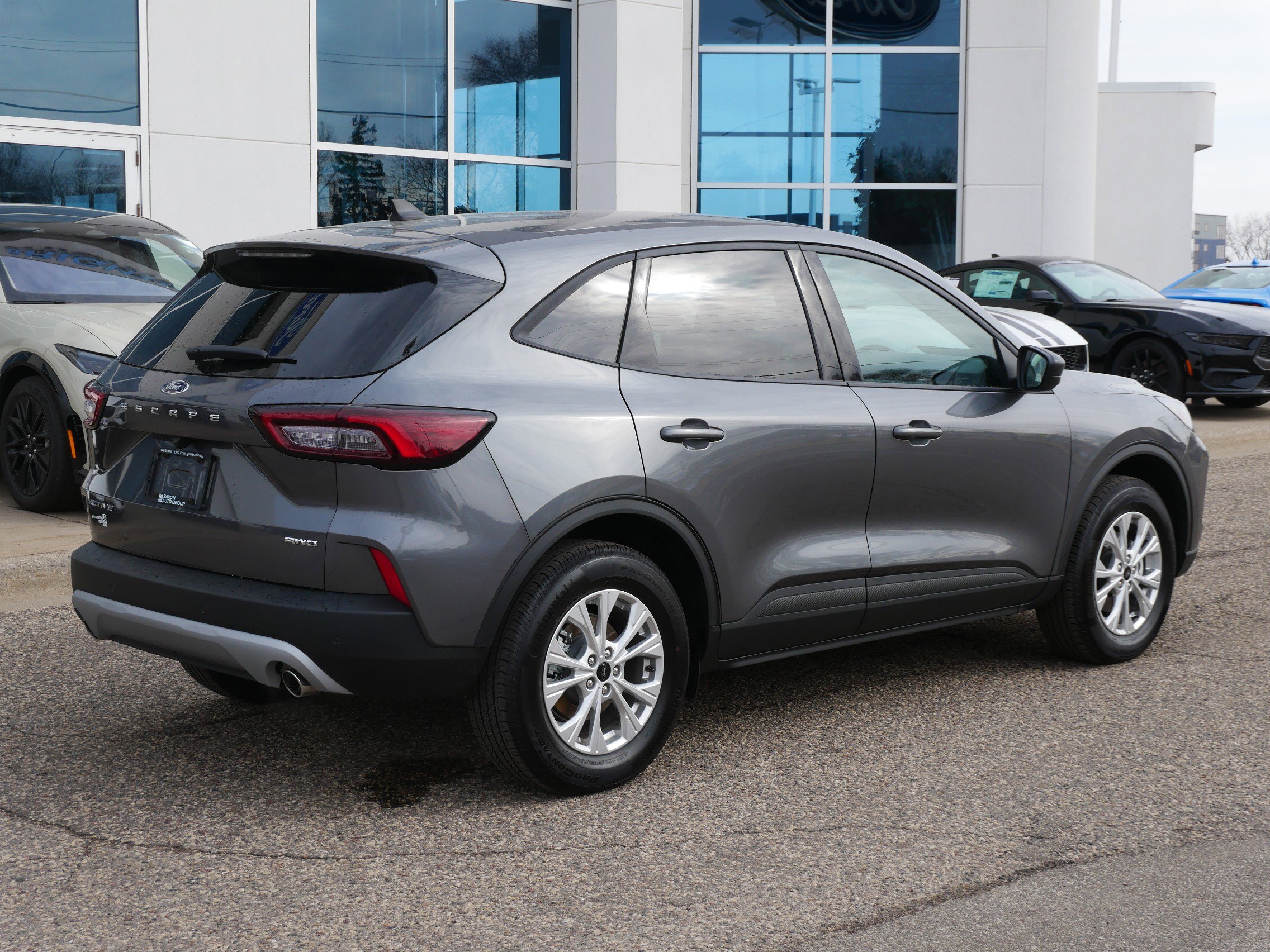 New 2025 Ford Escape Active w/ Tech Pack #1 AWD/4WD image 3