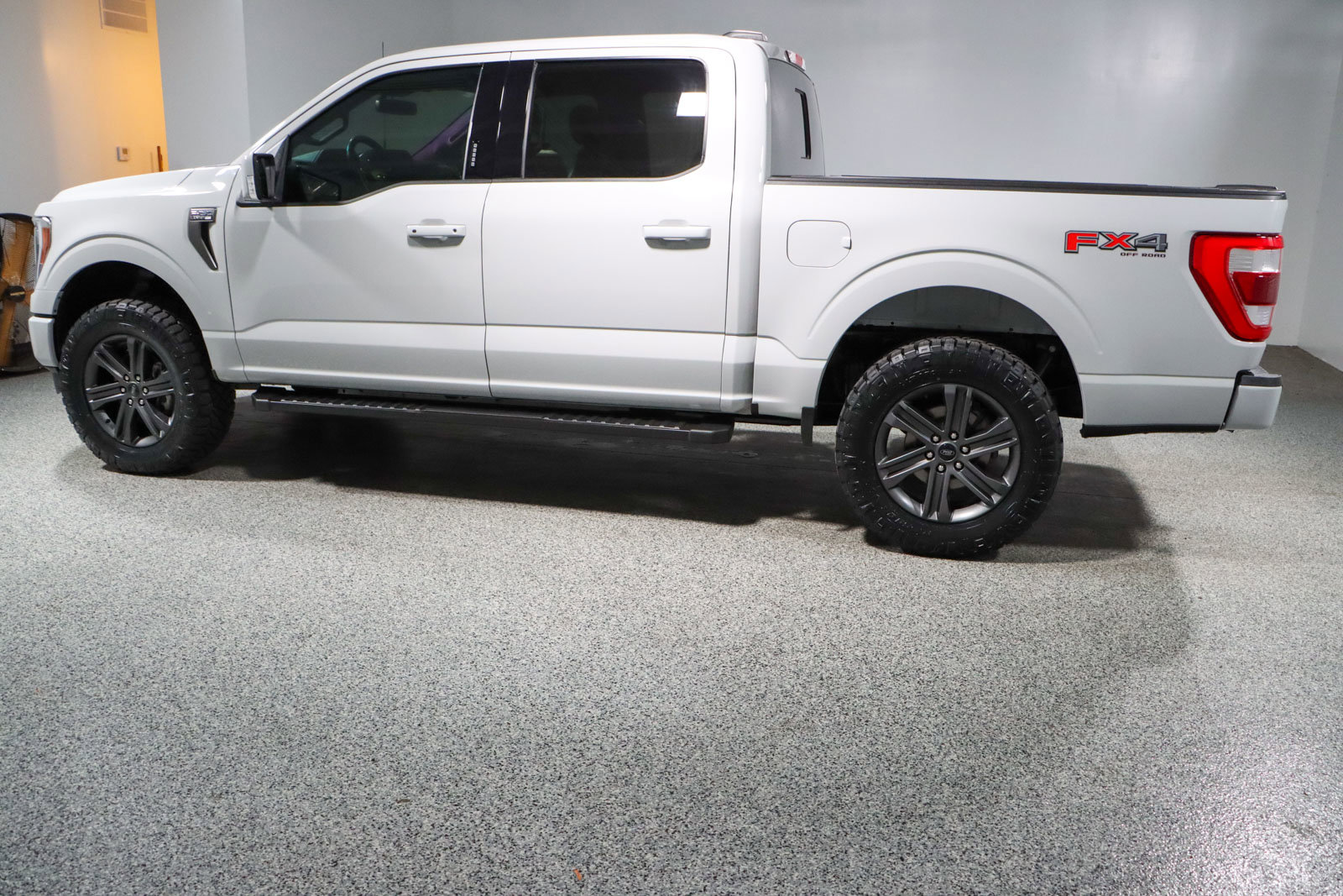 Used 2023 Ford F150 Lariat w/ Equipment Group 502A High image 11