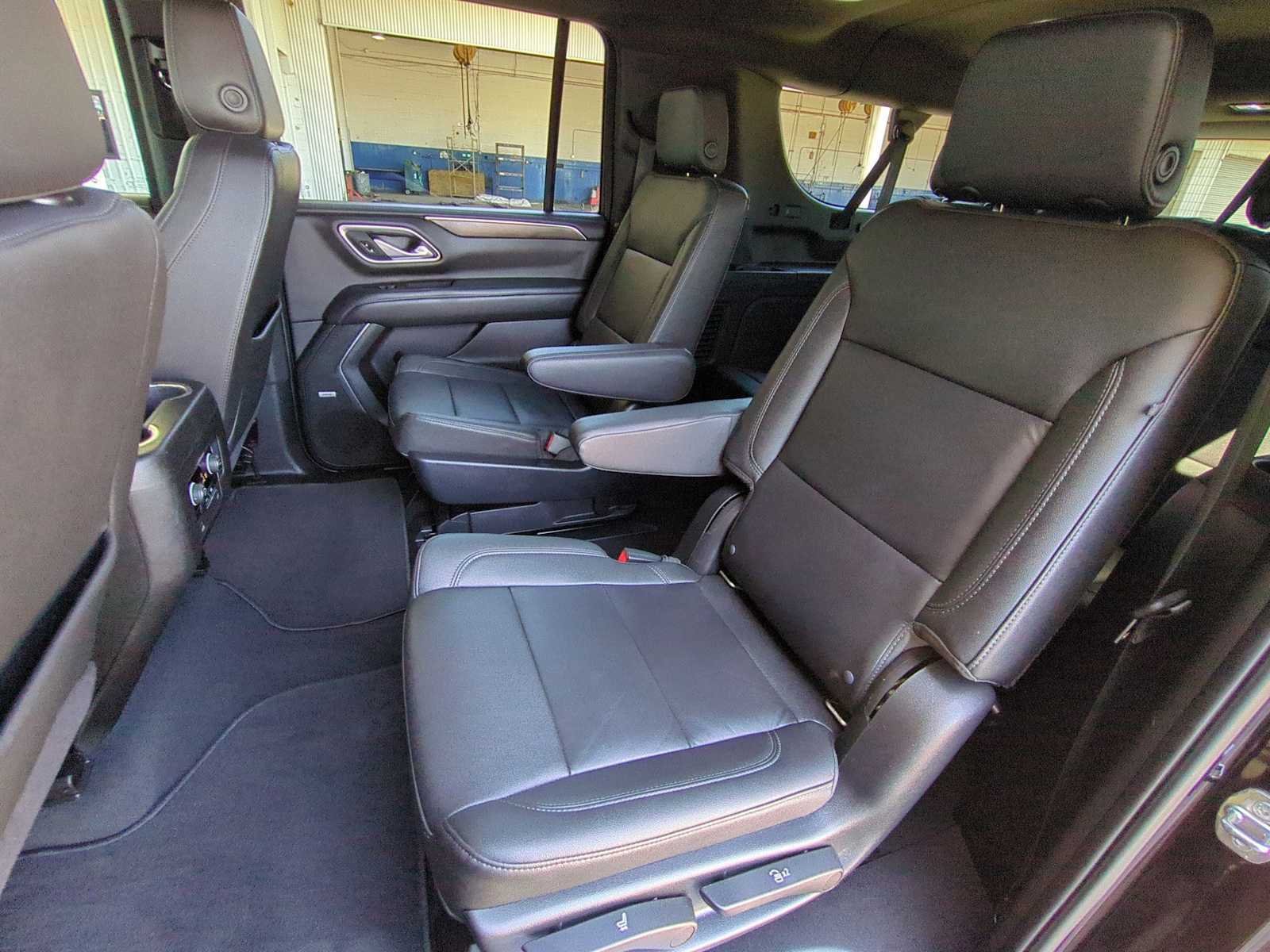 Used 2021 Chevrolet Suburban Z71 AWD/4WD image 23