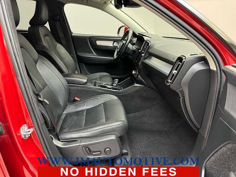 Used 2019 Volvo XC40 T5 Momentum image 20