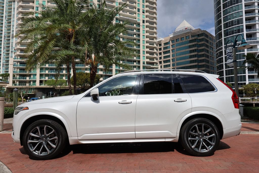 Used 2017 Volvo XC90 T6 Momentum w/ Vision Package AWD/4WD image 14