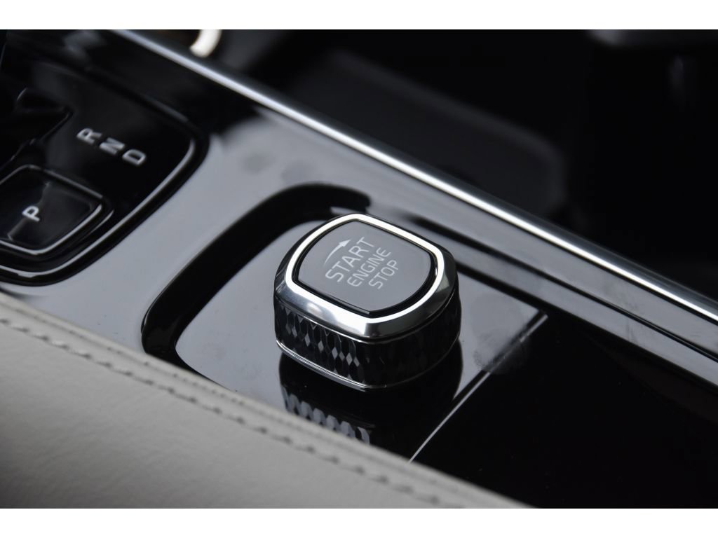 Certified 2025 Volvo S90 B6 Ultra image 37