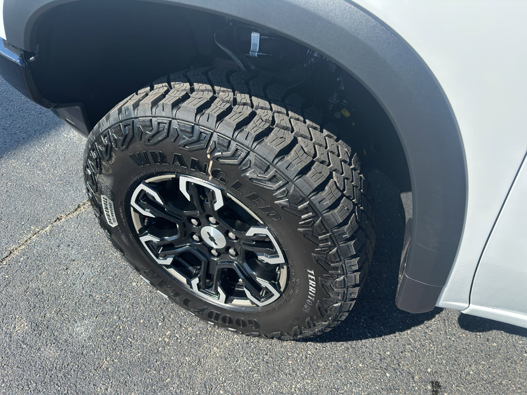 New 2026 Chevrolet Silverado 1500 ZR2 image 9